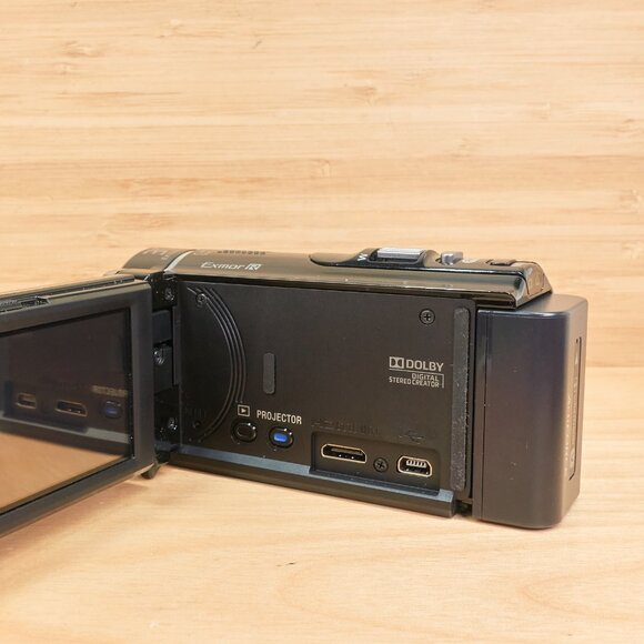 Sony HDR-PJ200 / HD Handycam Camcorder / Built-in Projector / Carl Zeiss Lens - Picture 10 of 10